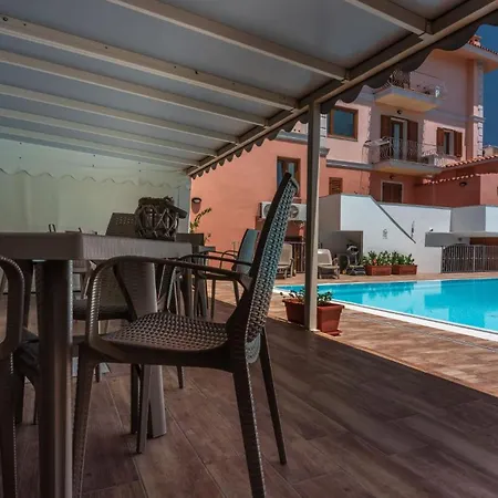 Apartment Relaxing Cristal Blu Sleeps 4 Num1493 Santa Teresa Gallura