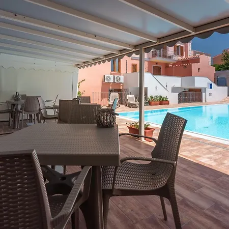 Relaxing Cristal Blu Sleeps 4 Num1493