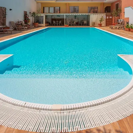 Relaxing Cristal Blu Sleeps 4 Num1493 Santa Teresa Gallura
