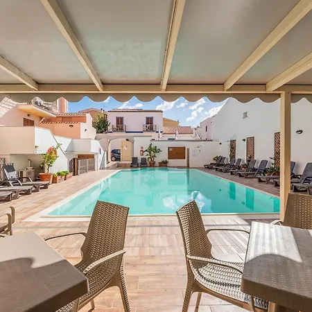 Apartment Relaxing Cristal Blu Sleeps 4 Num1493 *