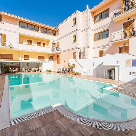 Relaxing Cristal Blu Sleeps 4 Num1493 Apartment Santa Teresa Gallura