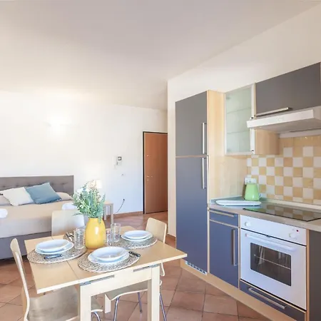 Apartment Relaxing Cristal Blu Sleeps 4 Num1493